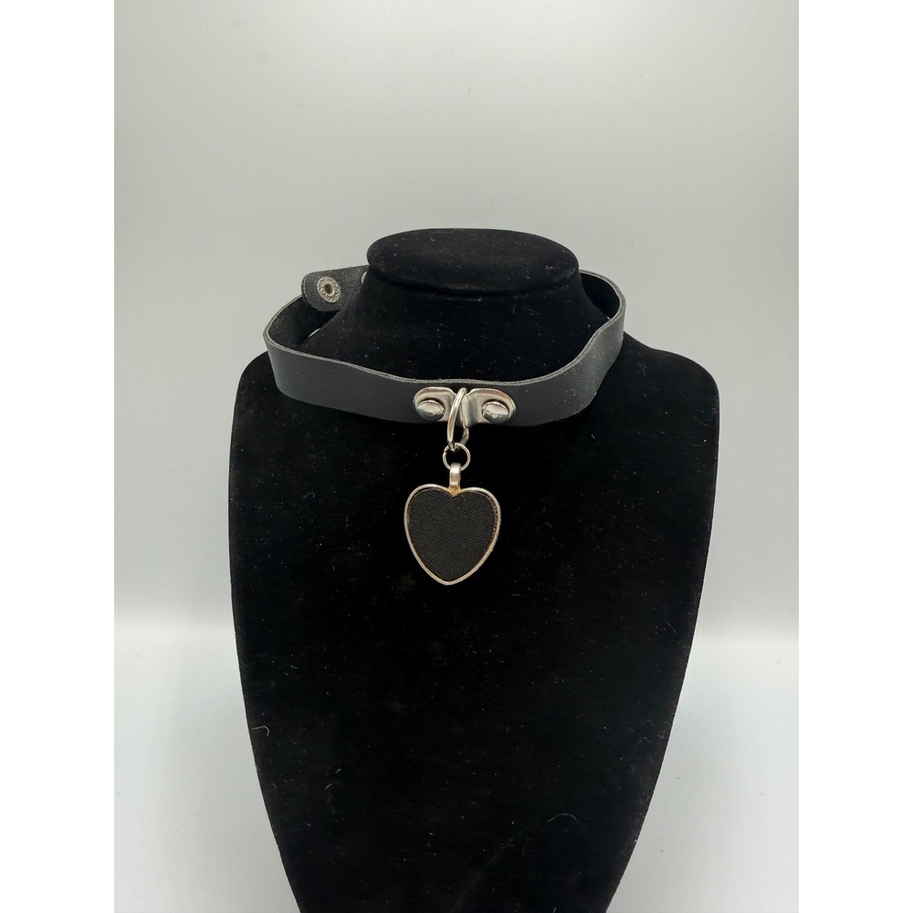Black Faux Leather Heart Pendant Choker Necklace Goth Punk Adjustable Snap Strap